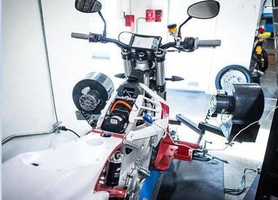 CLIP 3D打印技术用于电动摩托车零部件生产